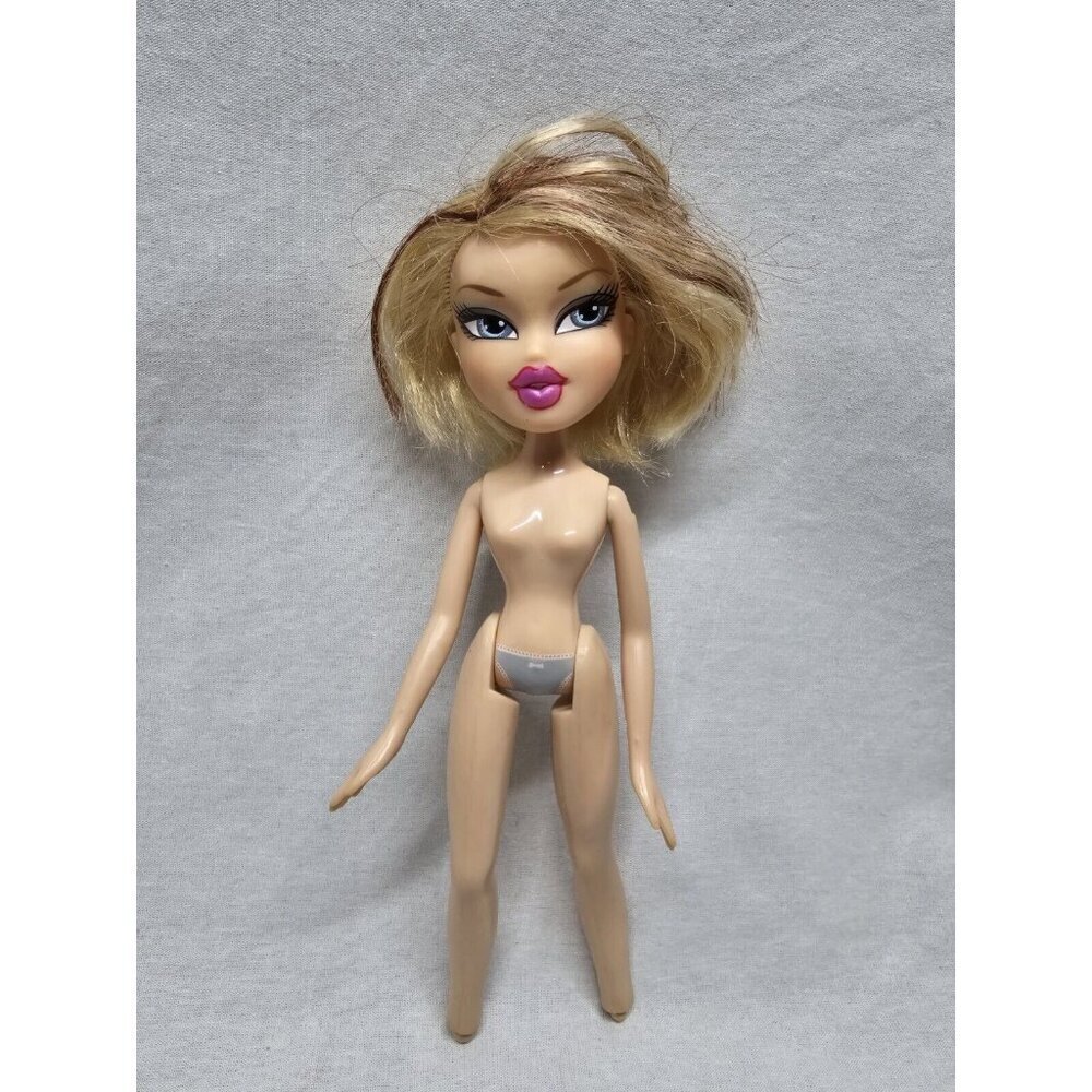 Bratz Play Sportz Lilee Doll Snowboarding- HAIR CUT